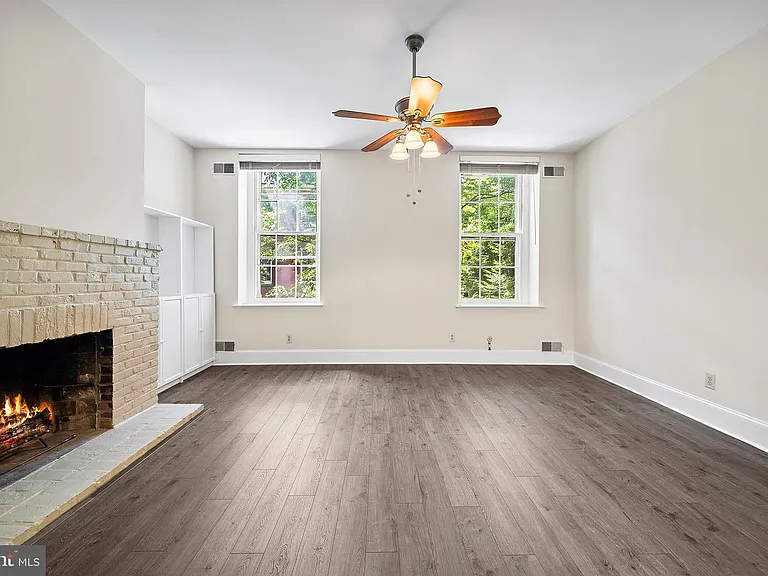 1023 Clinton St #205 — Photo 7
