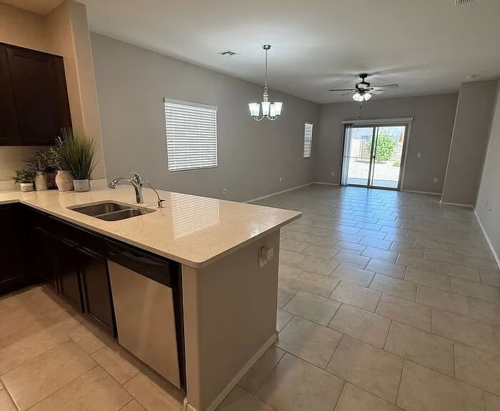 125 E Calle Vivaz — Photo 6