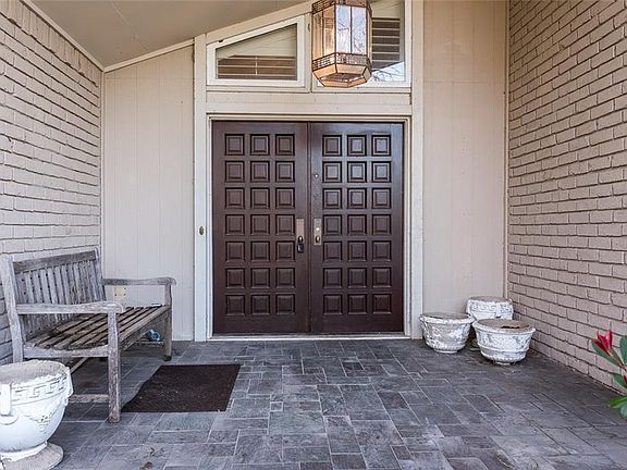 5th image of 305 Dartbrook Dr