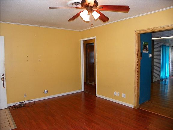 4th image of 621 Woodlawn Ave