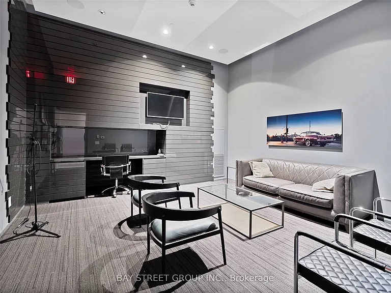 15 Grenville St #2103 — Photo 24