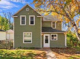 130 Birch St SE, New London, MN 56273