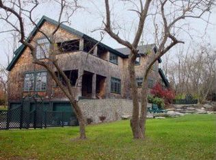 56 Summerfield Ln, Middletown, RI 02842