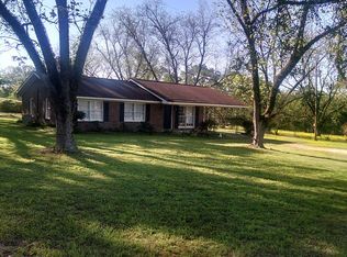 784 Chase Dr, Deatsville, AL 36022