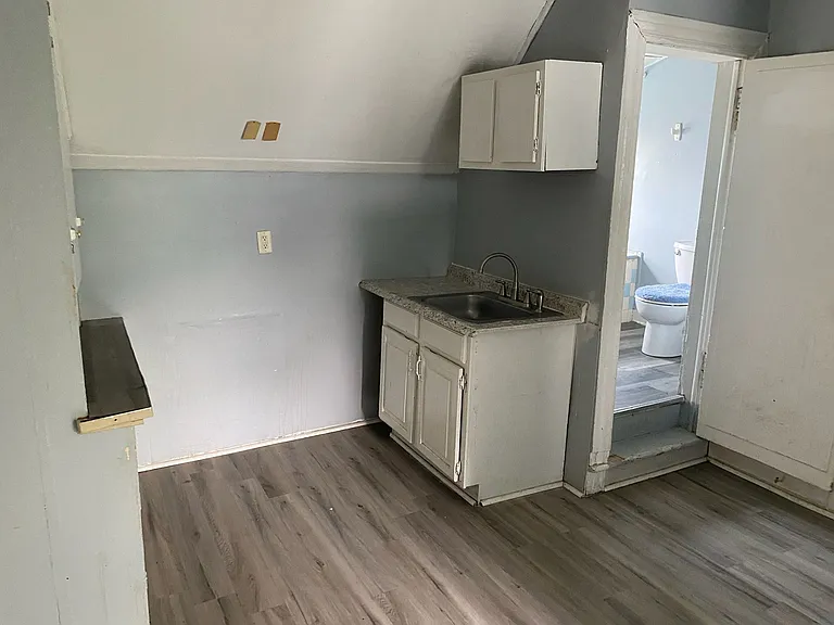 243 Webster Ave #3 — Photo 17