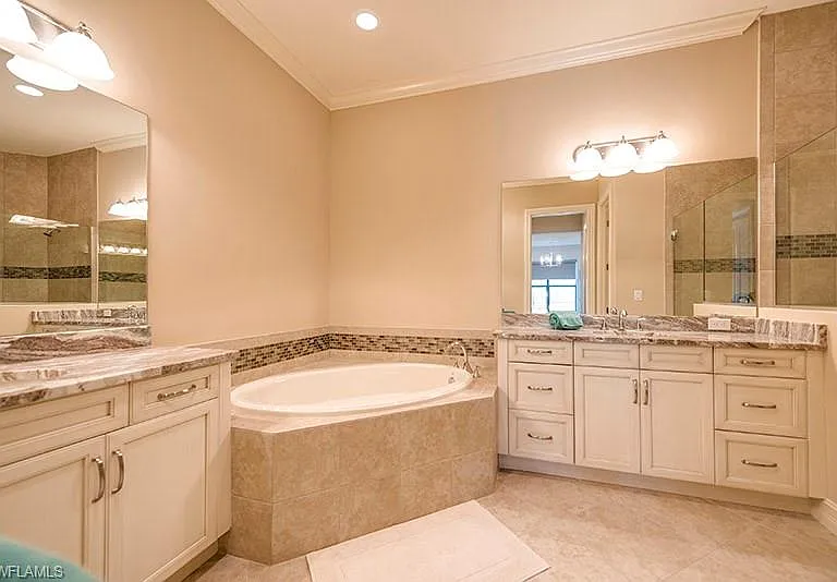 6564 Roma Way — Photo 13