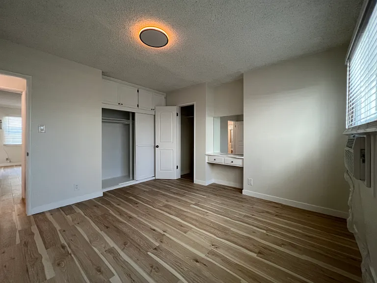 4710 Vantage Ave #4 — Photo 11
