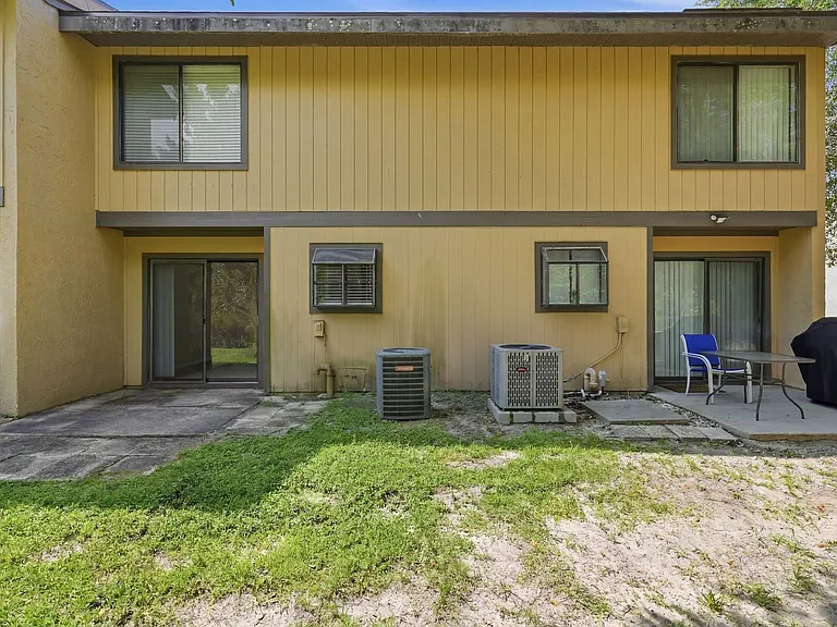 2300 SW 43rd St #C3 — Photo 20