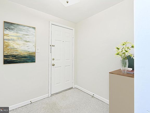 4th image of 1719 N Troy St #8-394