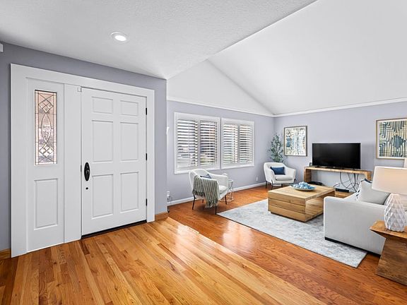3rd image of 463 Curie Dr
