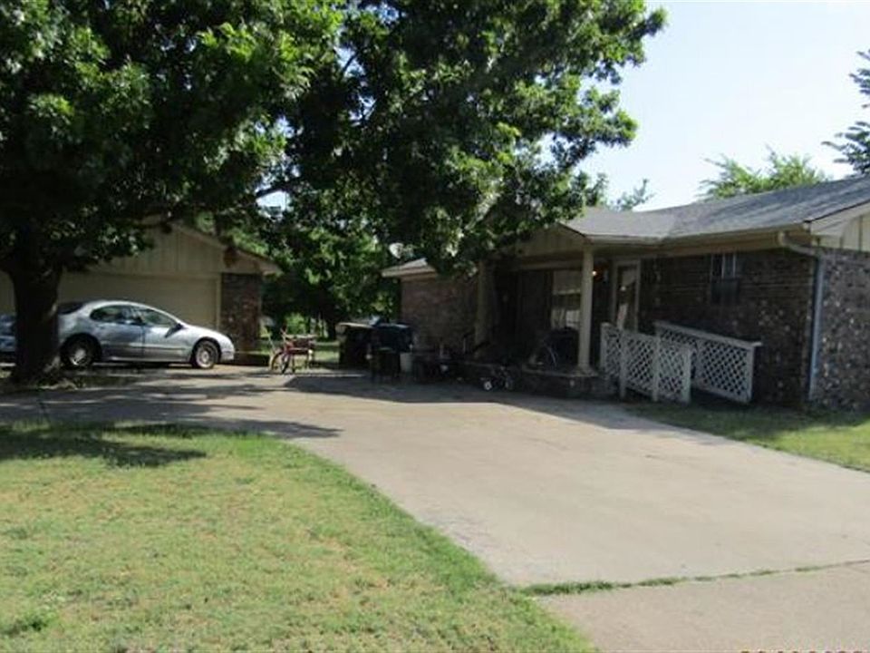2nd image of 307 W Magnolia Ave