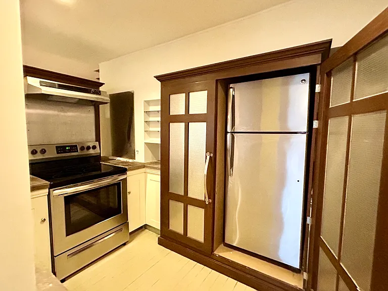 535 Summit Ave E #102 — Photo 6