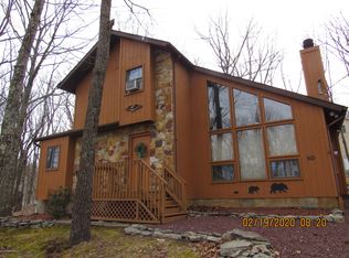 3219 Woodchip Ln, East Stroudsburg, PA 18301