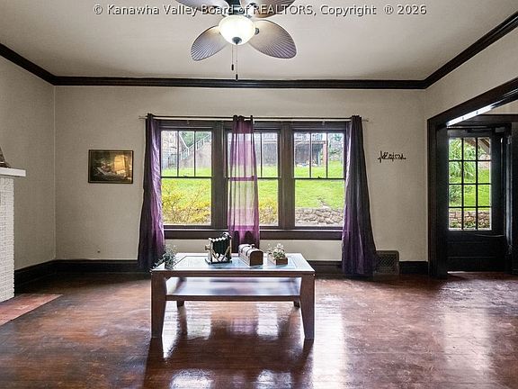 5th image of 359 Fairview Dr