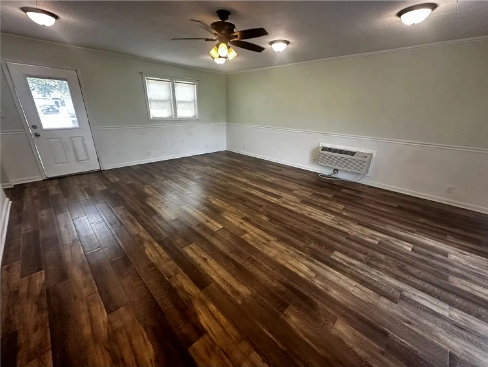 3 bed, 1064 sqft, $2,020 — Photo 3