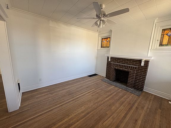 3rd image of 4310 Dewey Ave
