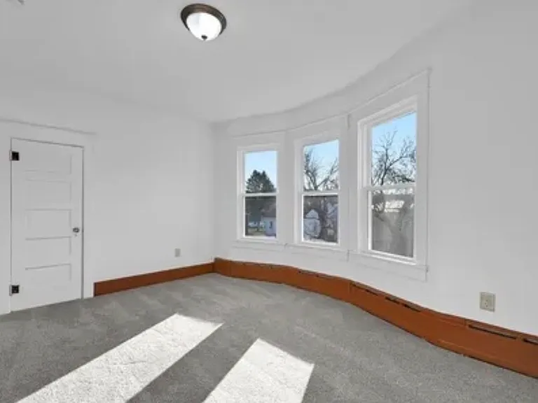 8 N Wolfe St — Photo 15