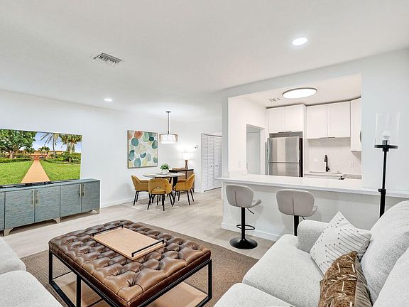 4th image of 207 Salisbury I
