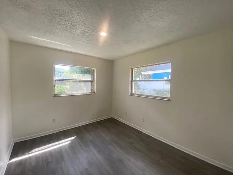 2114 Winnebago Trl — Photo 17