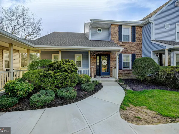 4 Adams Ct #1204, East Windsor, NJ 08520