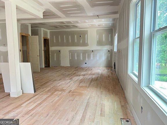 3rd image of 155 Watson Cir SE