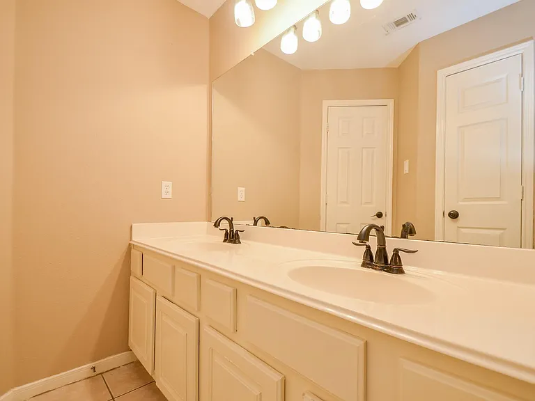 12811 Candace Ct — Photo 23