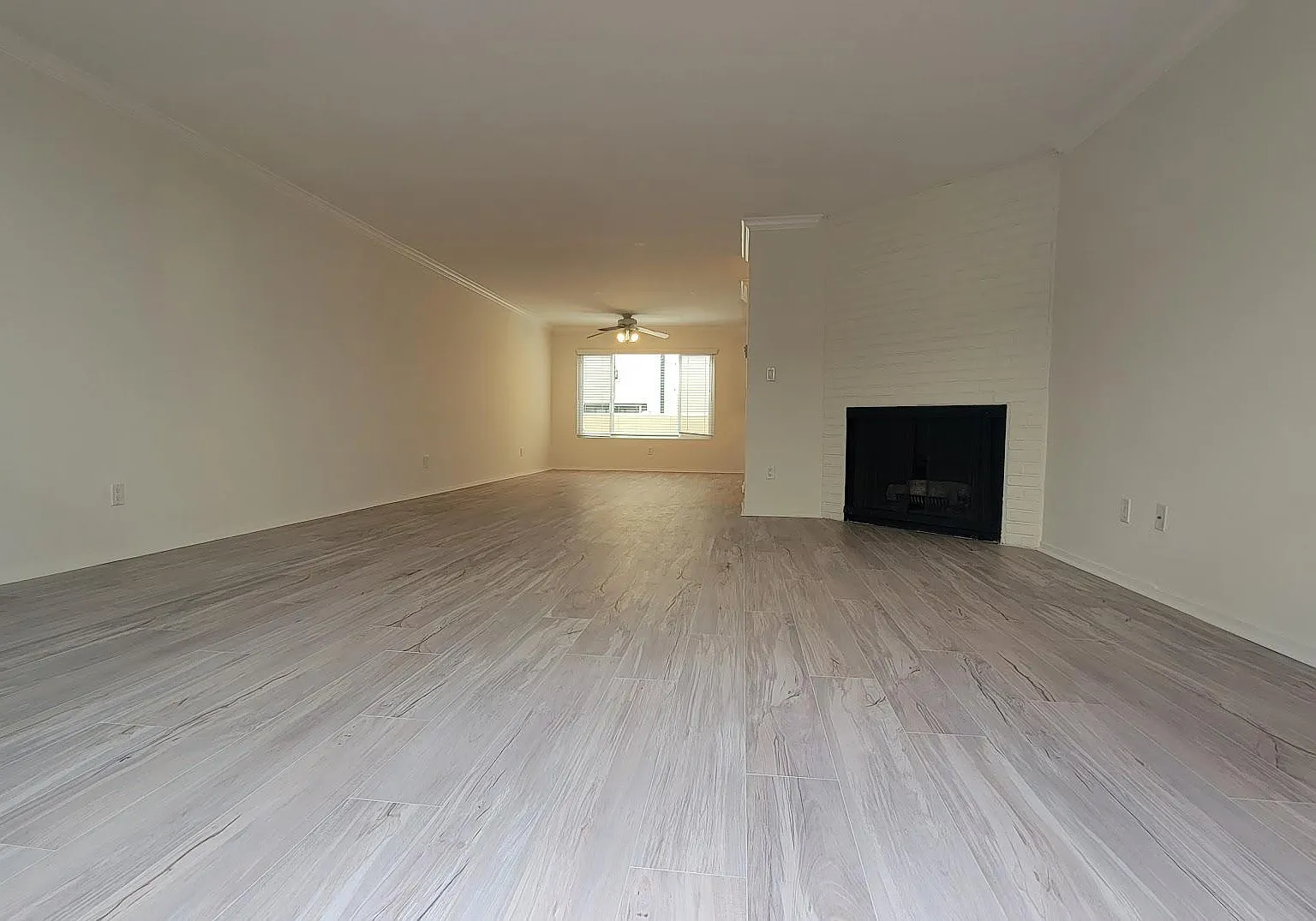 3 bed, 2.5 bath, 1200 sqft, $4,995 — Photo 4