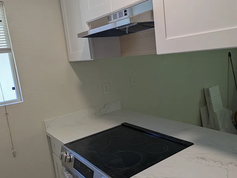 877 Sonoma Ave #18 — Photo 6