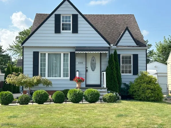 6115 Farnsworth Dr, Parma, OH 44129