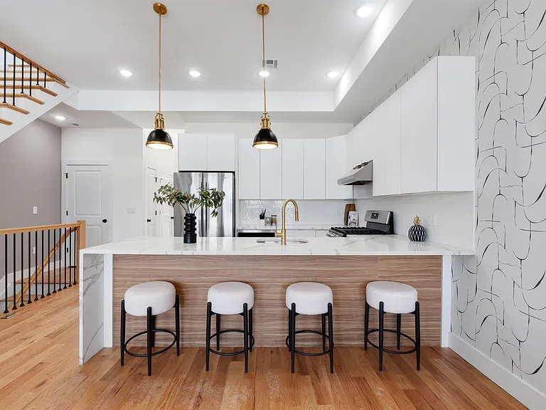 94 Van Horne St #2 — Photo 8