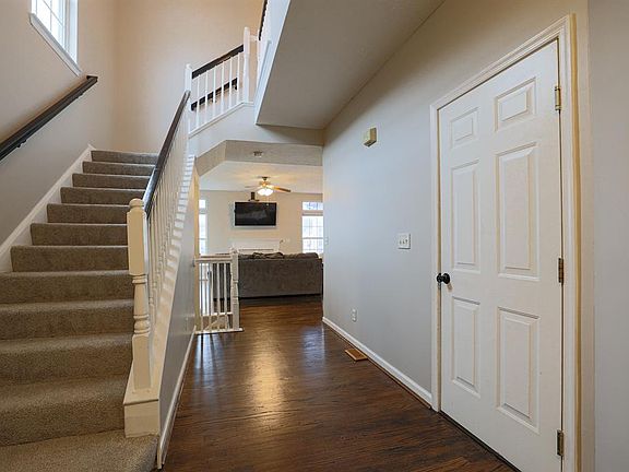 3rd image of 604 Indian Lake Dr