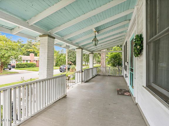 3rd image of 4343 BEVERLY Avenue