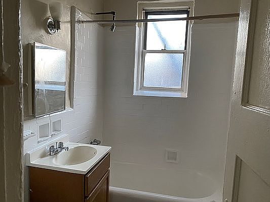 2nd image of 140 Fenimore St #B