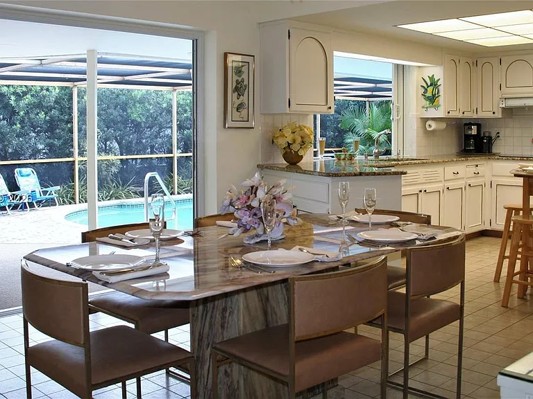 1933 Twin Dolphin Ln — Photo 3