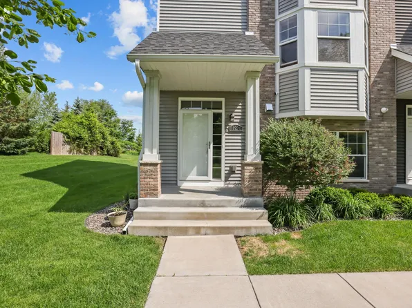 11920 Emery Village Dr N, Champlin, MN 55316