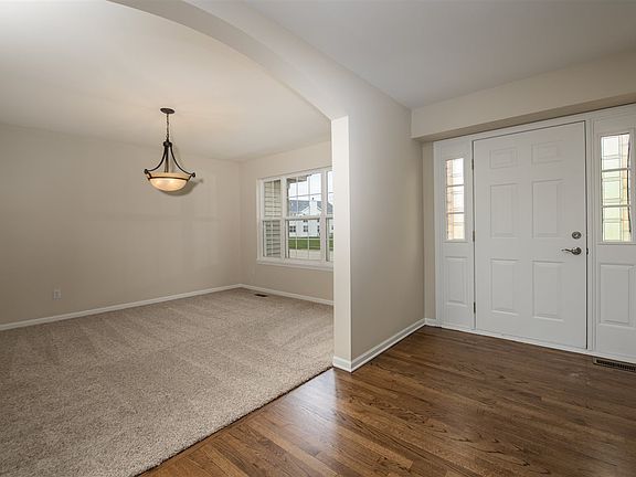 3rd image of 733 Trent Ln