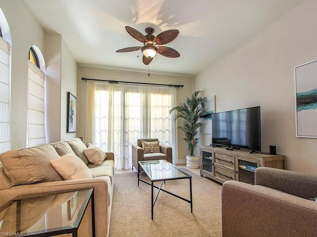 2 bed, 2.5 bath, 1776 sqft, $7,000 — Photo 3