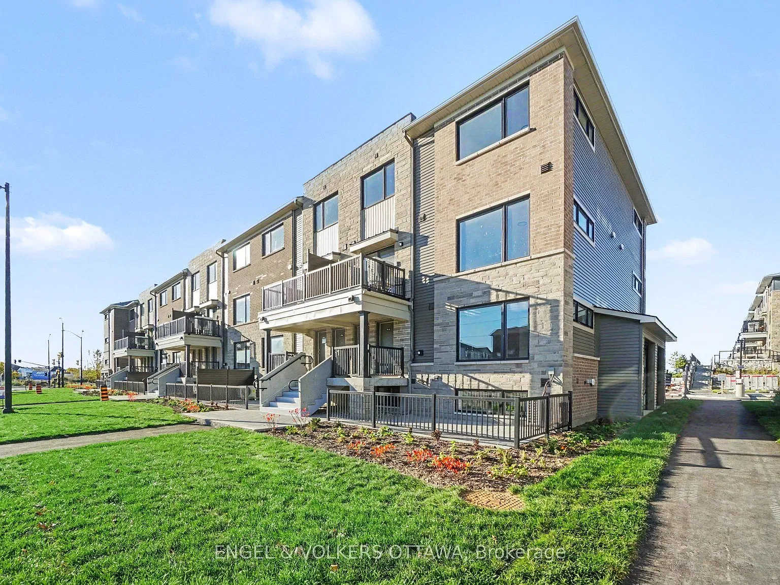 2 bed, $2,350 — Photo 2