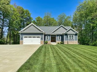 240 N Ridge Heights Dr, Howard, OH 43028