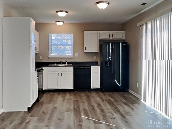 5th image of 1353 Lake Meadow Dr