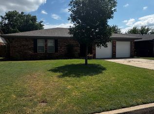 10416 Dover Dr, Yukon, OK 73099