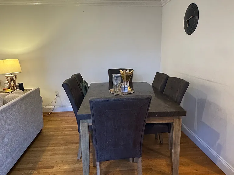 2133 Linwood Ave — Photo 8