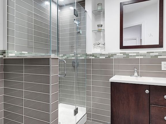 3rd image of 219 E 120th St APT 1