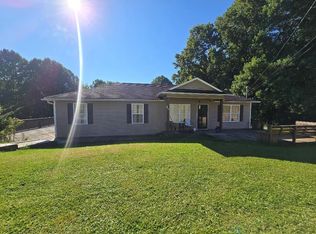 1227 Glenview Rd, Crab Orchard, WV 25827