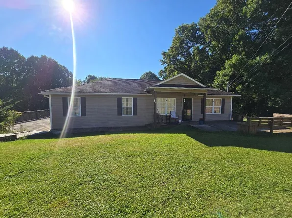 1227 Glenview Rd, Crab Orchard, WV 25827