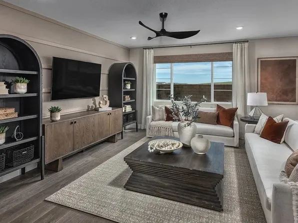 8065 Lamplight Dr, Tracy, CA 95377