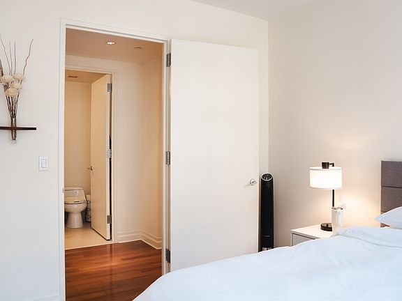 5th image of 39 E 29th St APT 12B