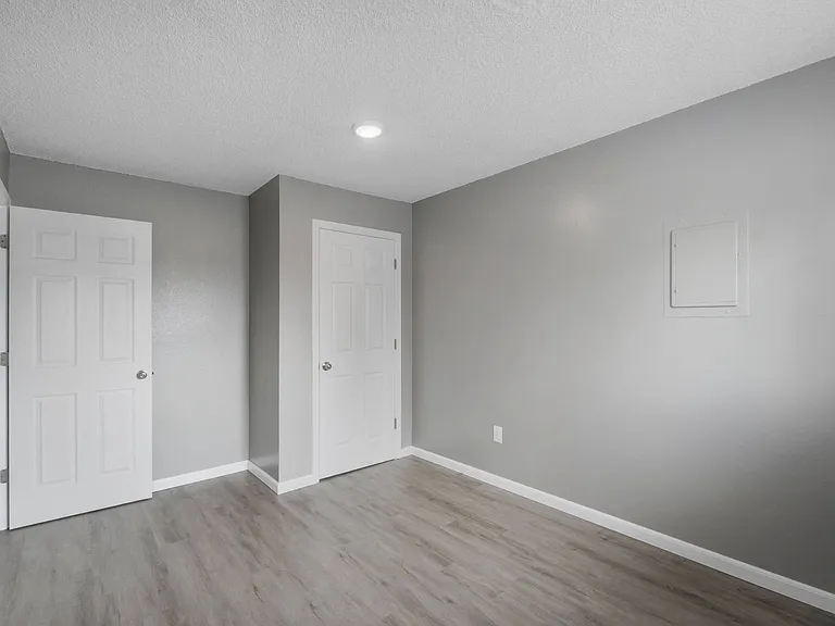 South Pacific Apartments — Photo 52