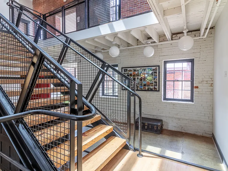 Long Lofts — Photo 12