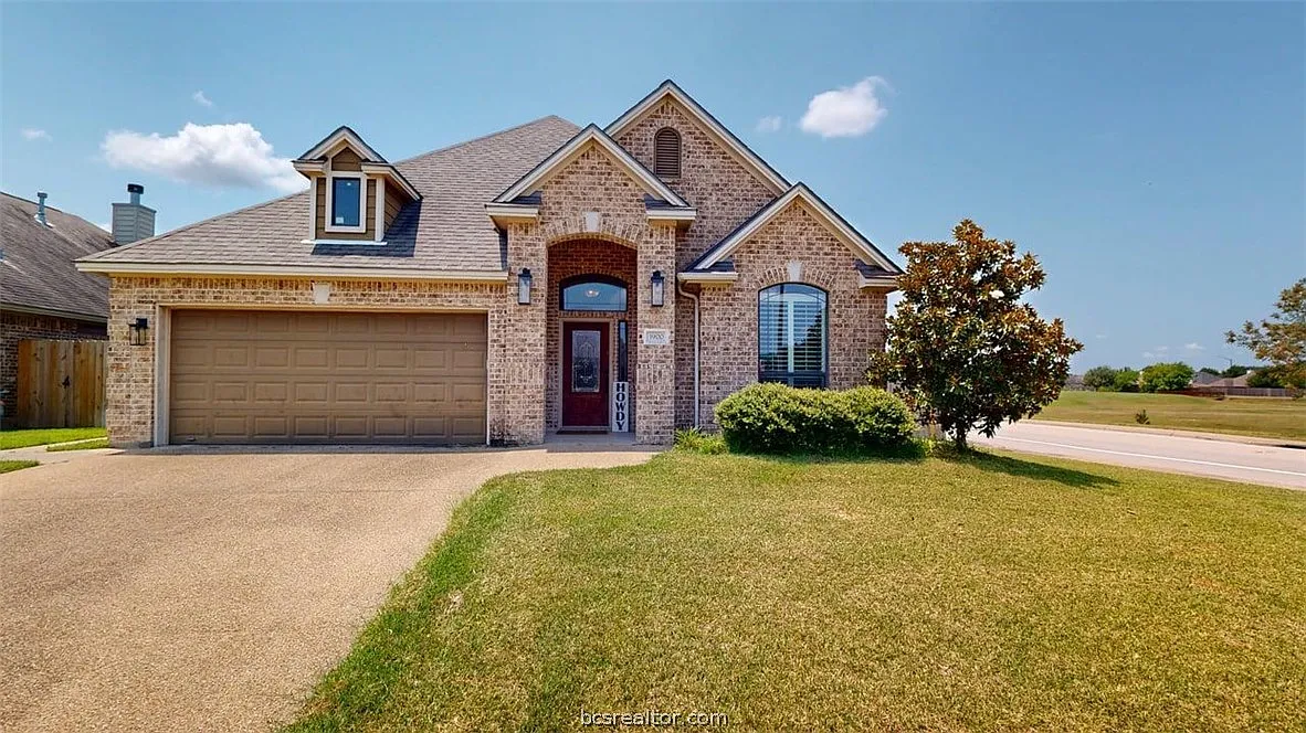 3 bed, 2.0 bath, 1735 sqft, $2,200 — Photo 1